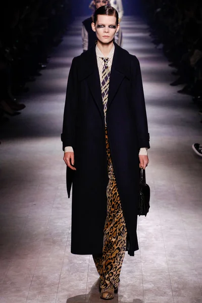 Look 4
